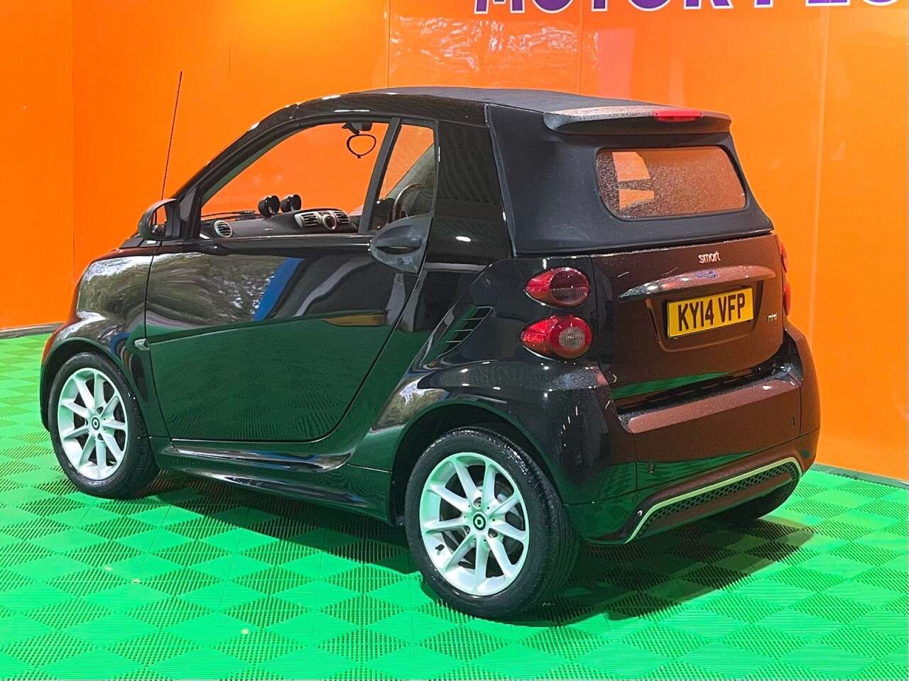 A 2014 SMART FORTWO 1.0 MHD Passion Cabriolet 2dr Petrol SoftTouch Euro 5 (s/s) (71 bhp) Visit A 2014 SMART FORTWO 1.0 MHD Passion Cabriolet 2dr Petrol SoftTouch Euro 5 (s/s) (71 bhp) Visit