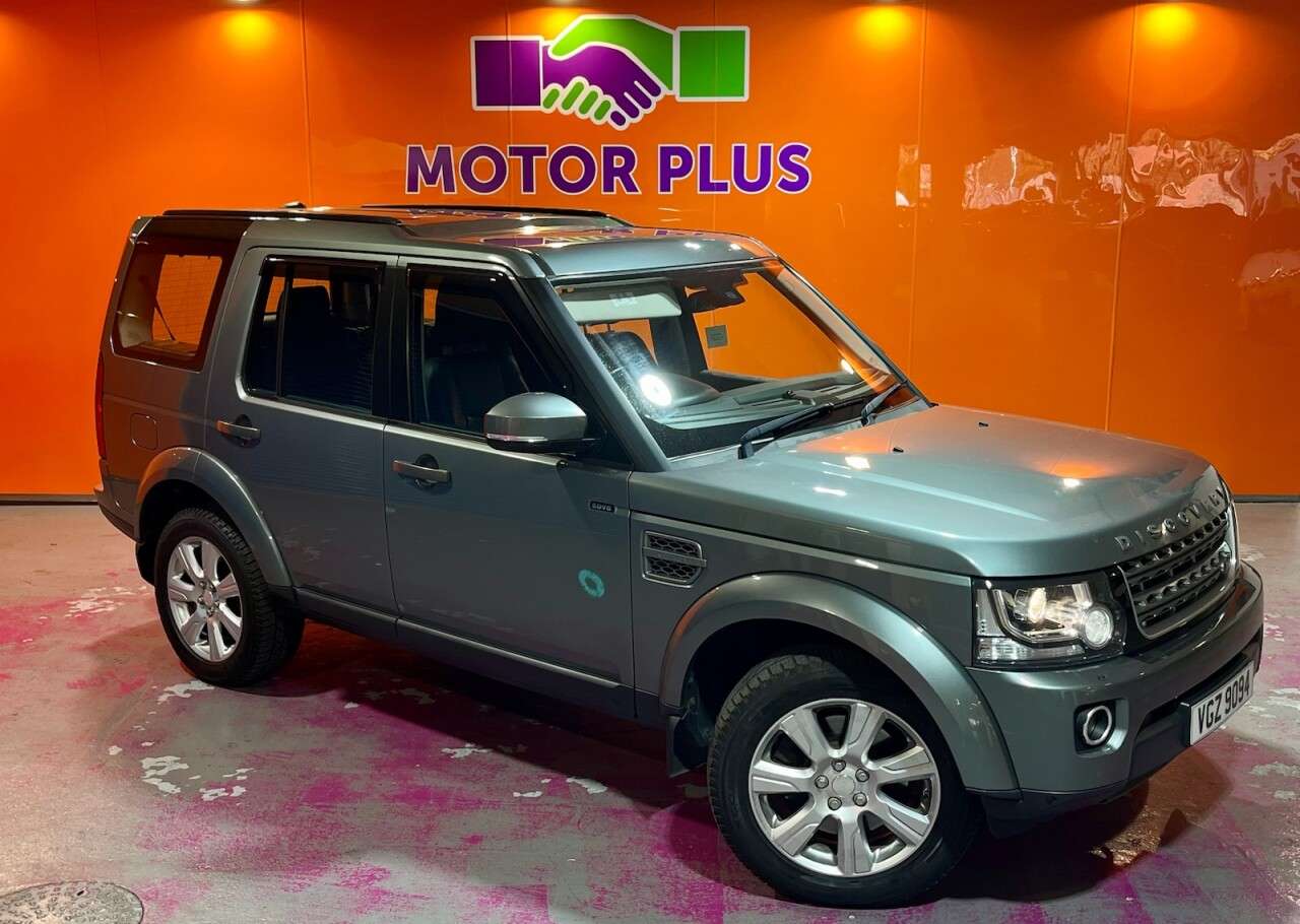 A 2014 LAND ROVER DISCOVERY 4 3.0 SD V6 XS SUV 5dr Diesel Auto 4WD Euro 5 (s/s) (255 bhp) Visit Over 400 A 2014 LAND ROVER DISCOVERY 4 3.0 SD V6 XS SUV 5dr Diesel Auto 4WD Euro 5 (s/s) (255 bhp) Visit Over 400