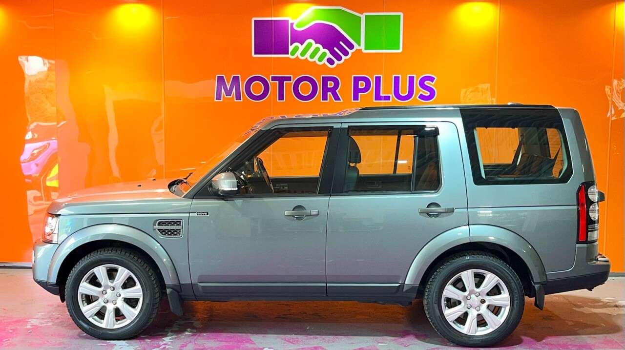 A 2014 LAND ROVER DISCOVERY 4 3.0 SD V6 XS SUV 5dr Diesel Auto 4WD Euro 5 (s/s) (255 bhp) Visit Over 400 A 2014 LAND ROVER DISCOVERY 4 3.0 SD V6 XS SUV 5dr Diesel Auto 4WD Euro 5 (s/s) (255 bhp) Visit Over 400