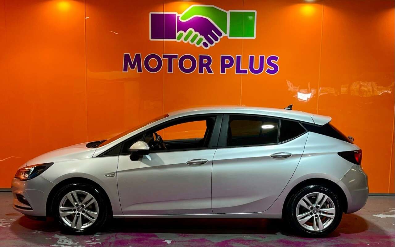 A 2018 VAUXHALL ASTRA 1.6 CDTi ecoTEC BlueInjection Tech Line Nav Hatchback 5dr Diesel Manual Eur A 2018 VAUXHALL ASTRA 1.6 CDTi ecoTEC BlueInjection Tech Line Nav Hatchback 5dr Diesel Manual Eur