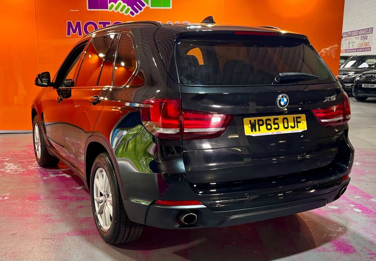 A 2015 BMW X5 2.0 25d SE SUV 5dr Diesel Auto xDrive Euro 6 (s/s) (231 ps) 12 Services In A 2015 BMW X5 2.0 25d SE SUV 5dr Diesel Auto xDrive Euro 6 (s/s) (231 ps) 12 Services In