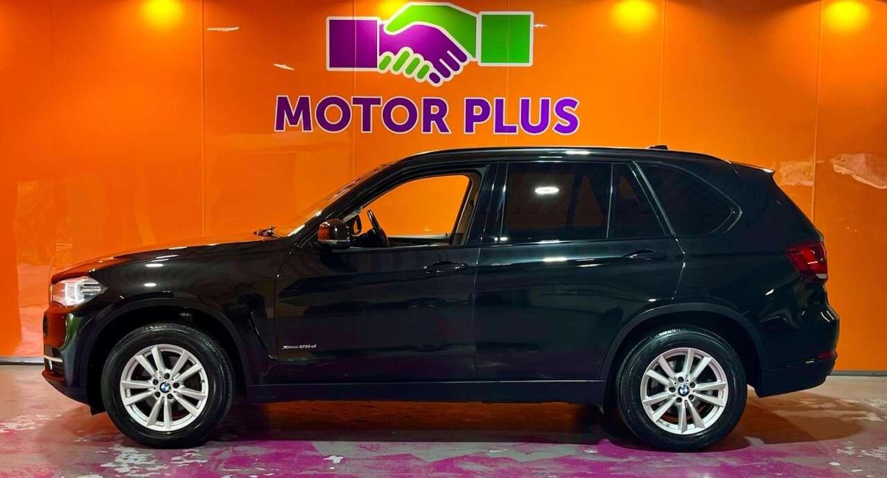 A 2015 BMW X5 2.0 25d SE SUV 5dr Diesel Auto xDrive Euro 6 (s/s) (231 ps) 12 Services In A 2015 BMW X5 2.0 25d SE SUV 5dr Diesel Auto xDrive Euro 6 (s/s) (231 ps) 12 Services In