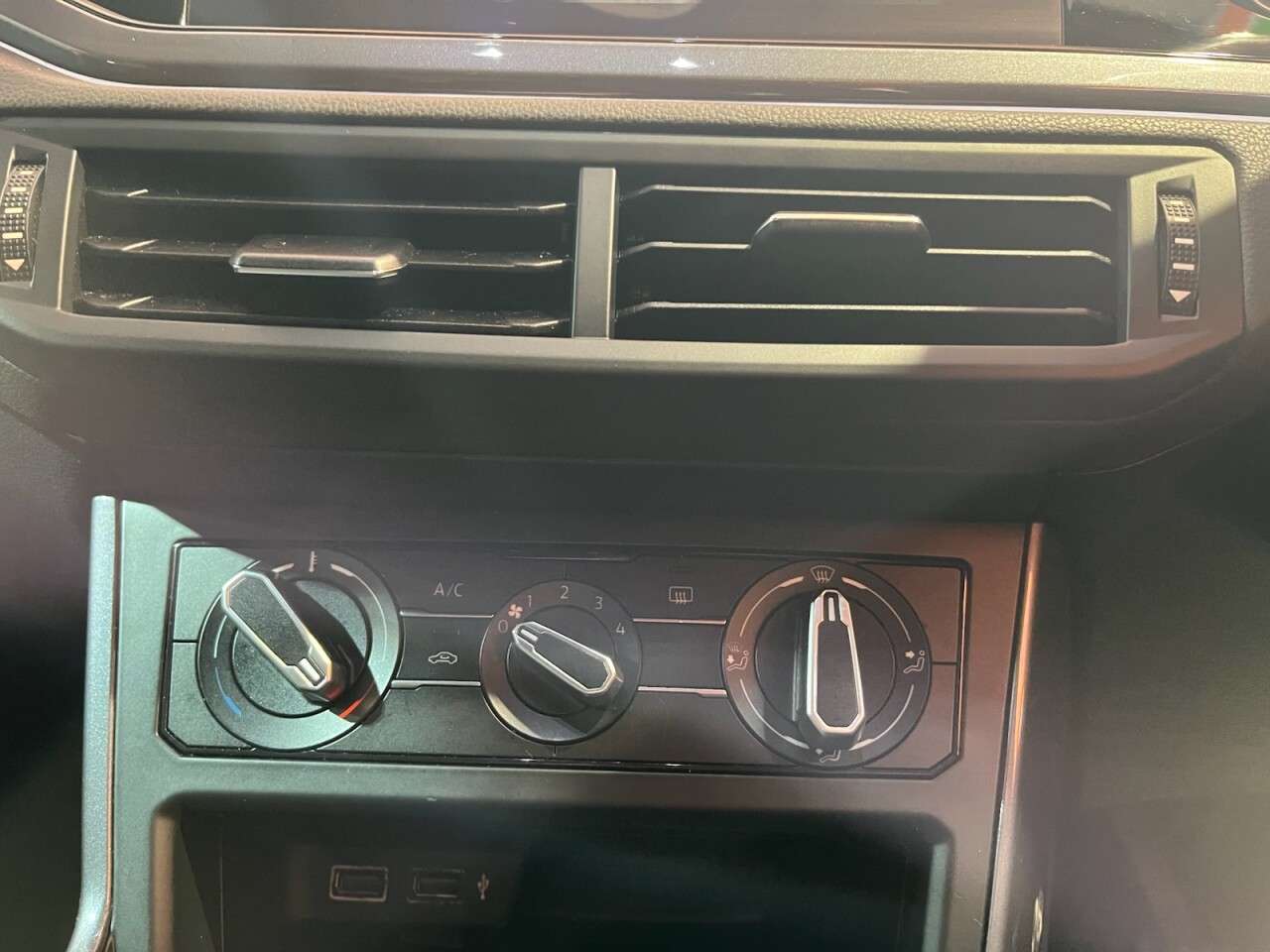 2019 VOLKSWAGEN POLO 2019 VOLKSWAGEN POLO