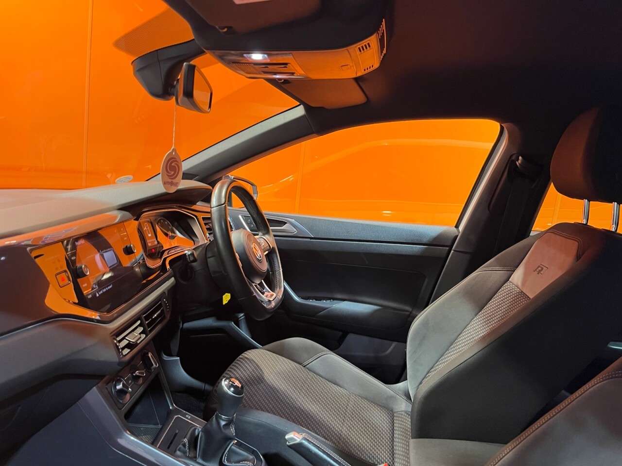 2019 VOLKSWAGEN POLO 2019 VOLKSWAGEN POLO