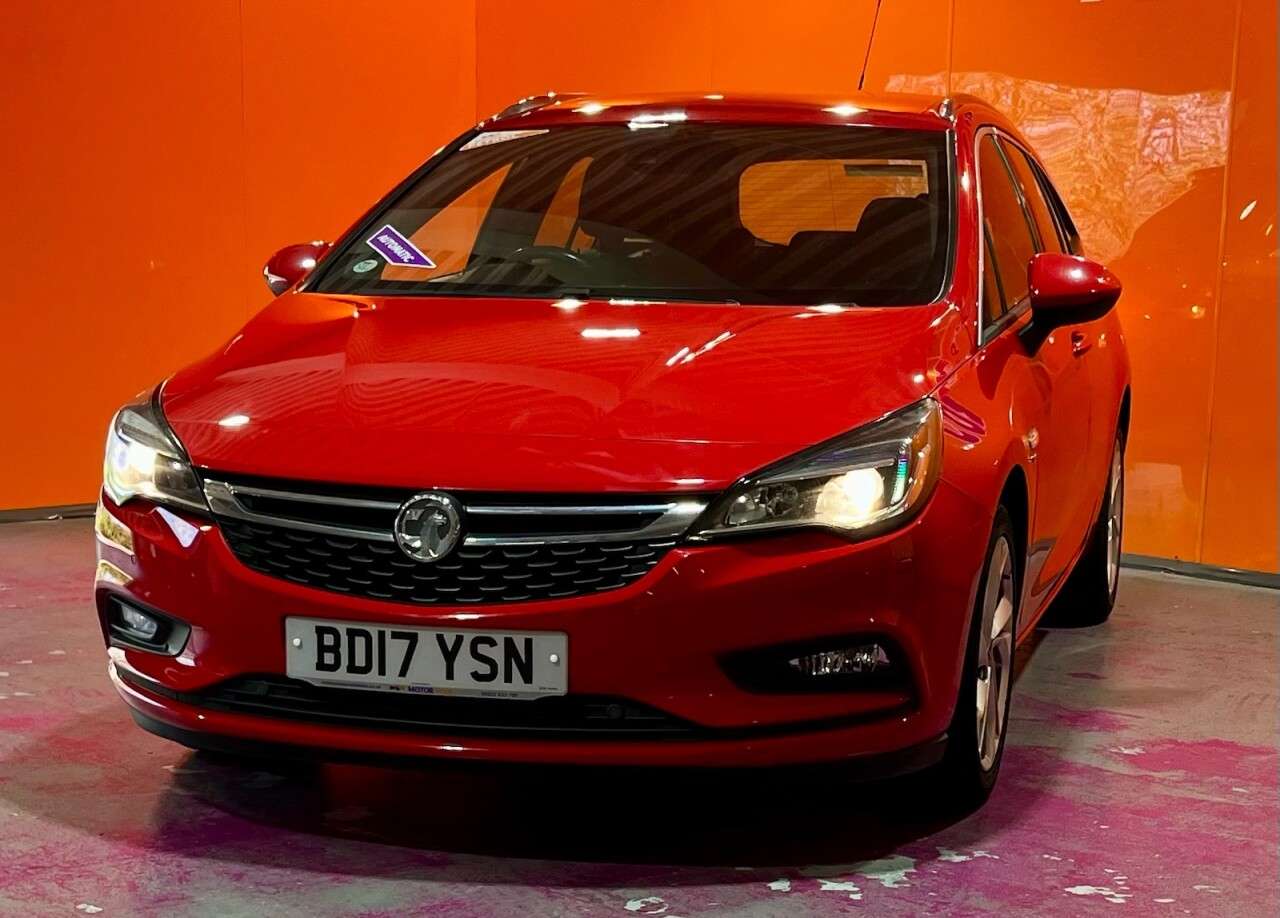 A 2017 VAUXHALL ASTRA 1.4i Turbo SRi Sports Tourer 5dr Petrol Auto Euro 6 (s/s) (150 ps) Visit Ov A 2017 VAUXHALL ASTRA 1.4i Turbo SRi Sports Tourer 5dr Petrol Auto Euro 6 (s/s) (150 ps) Visit Ov