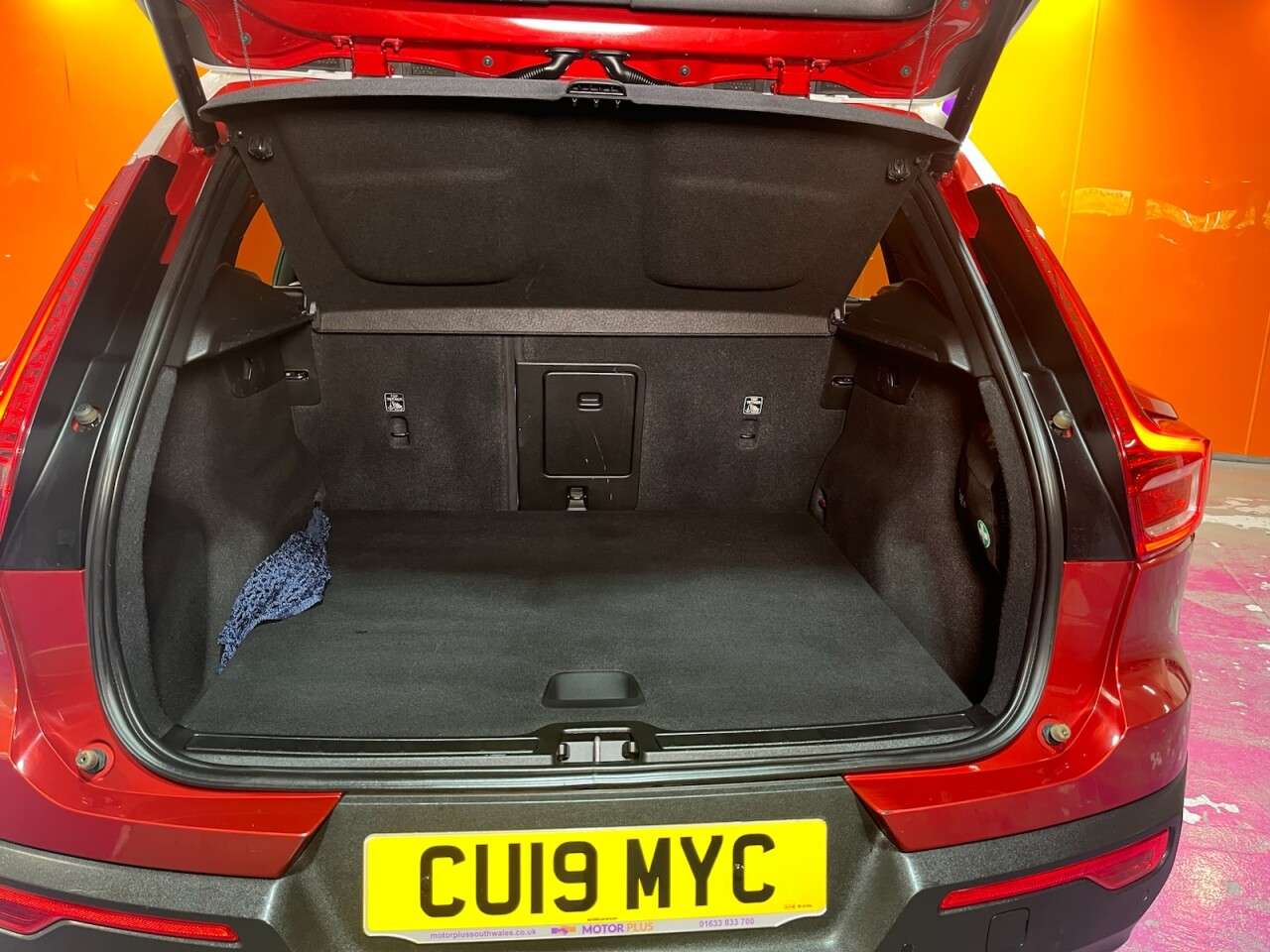 2019 VOLVO XC40 2019 VOLVO XC40