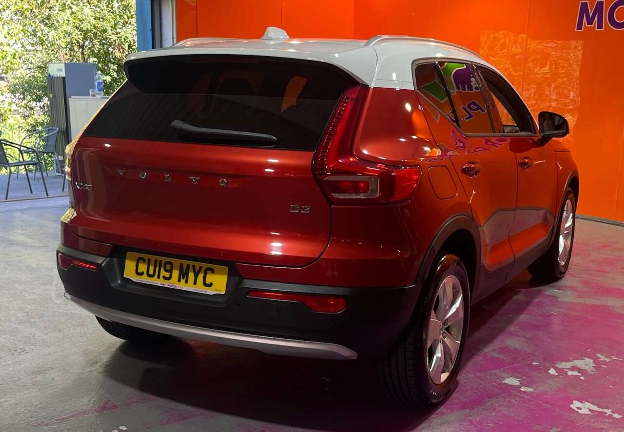 2019 VOLVO XC40 2019 VOLVO XC40