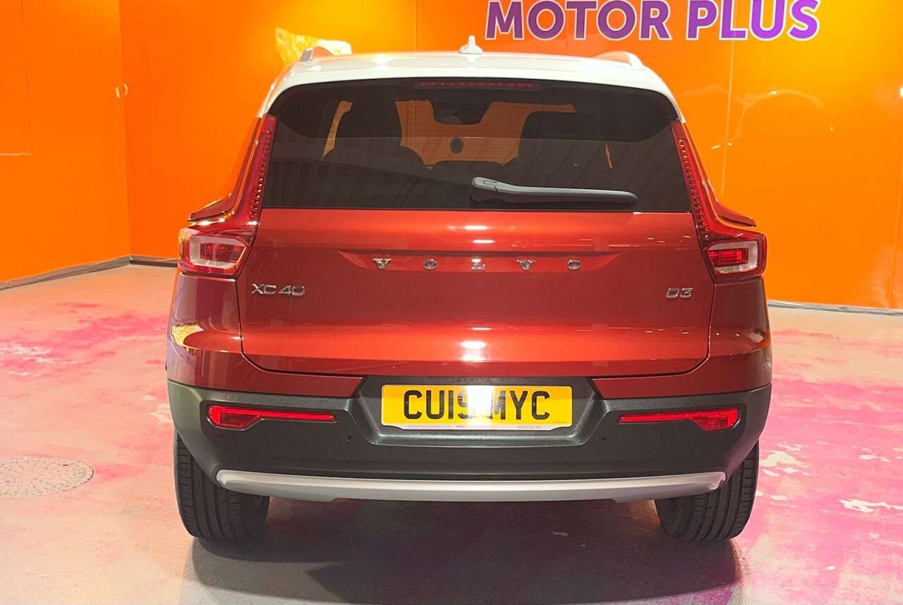 2019 VOLVO XC40 2019 VOLVO XC40