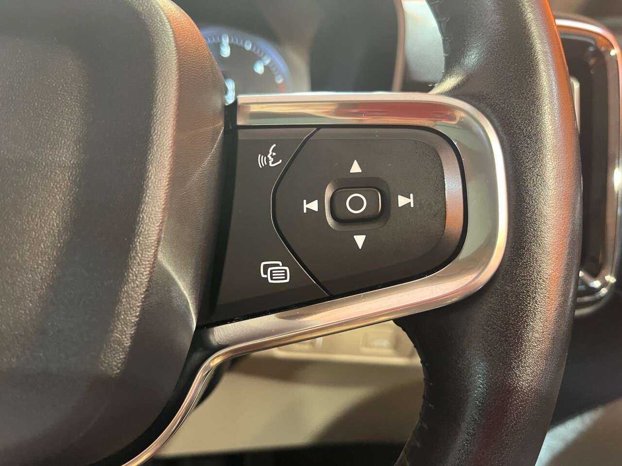 2019 VOLVO XC40 2019 VOLVO XC40