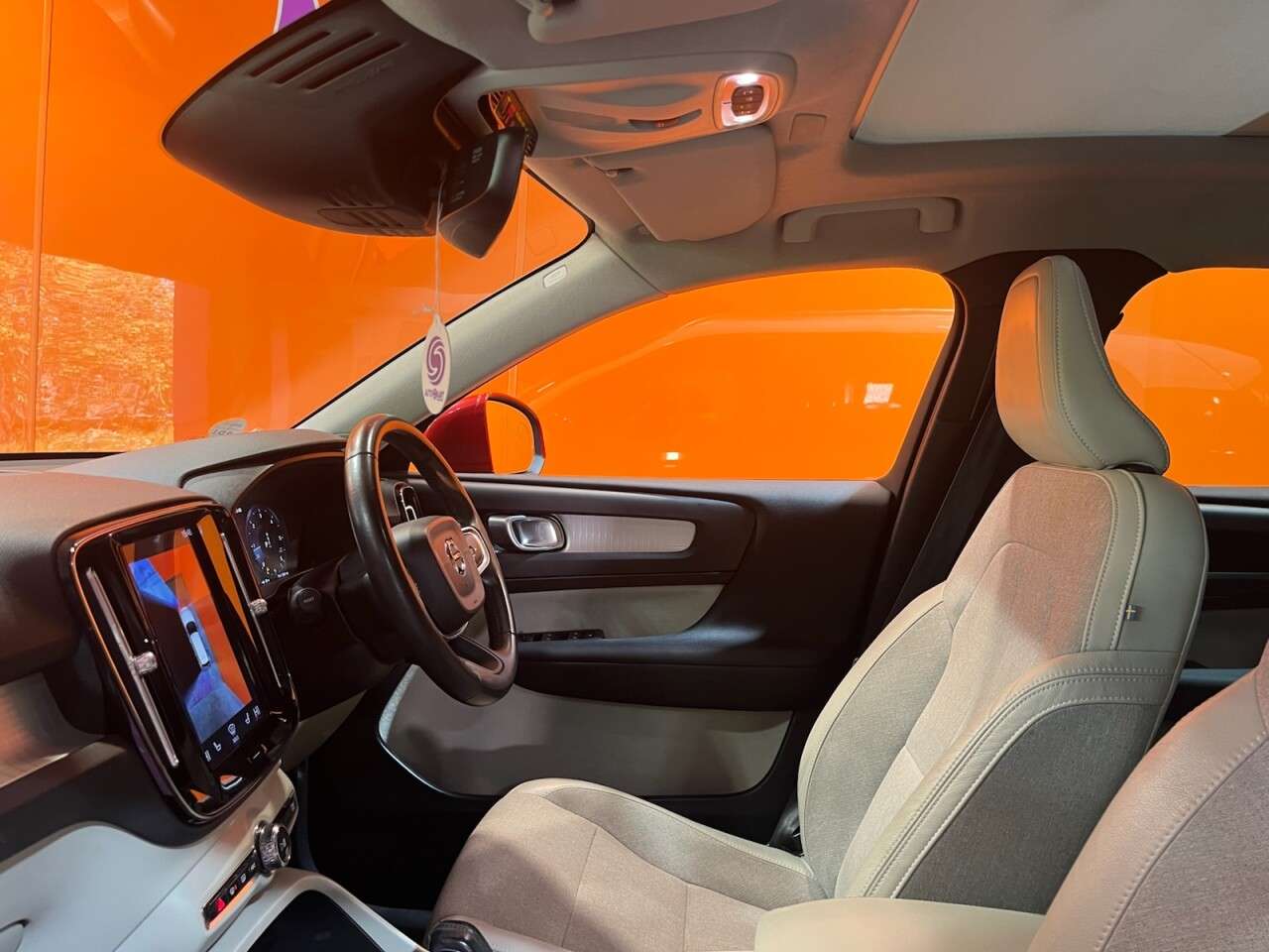 2019 VOLVO XC40 2019 VOLVO XC40