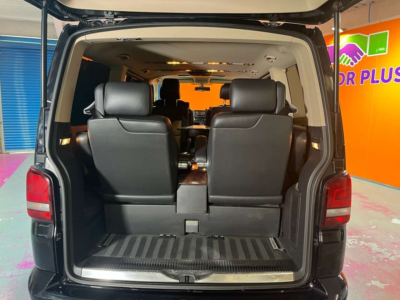 A 2015 VOLKSWAGEN CARAVELLE 2.0 BiTDI Business MPV 5dr Diesel DSG 4Motion Euro 5 (180 ps) Visit Over 40 A 2015 VOLKSWAGEN CARAVELLE 2.0 BiTDI Business MPV 5dr Diesel DSG 4Motion Euro 5 (180 ps) Visit Over 40