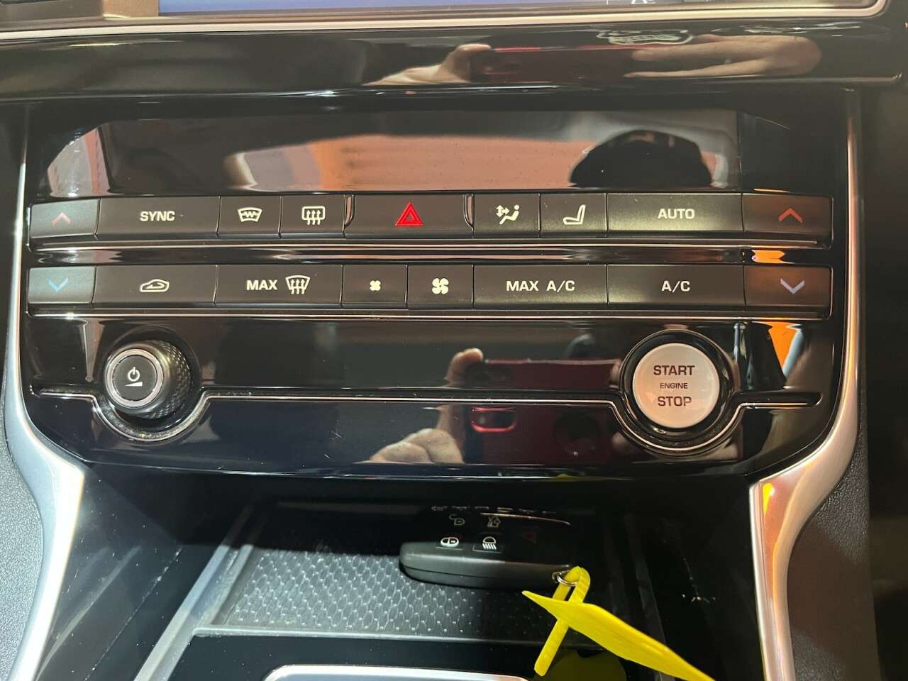 2017 JAGUAR XE 2017 JAGUAR XE