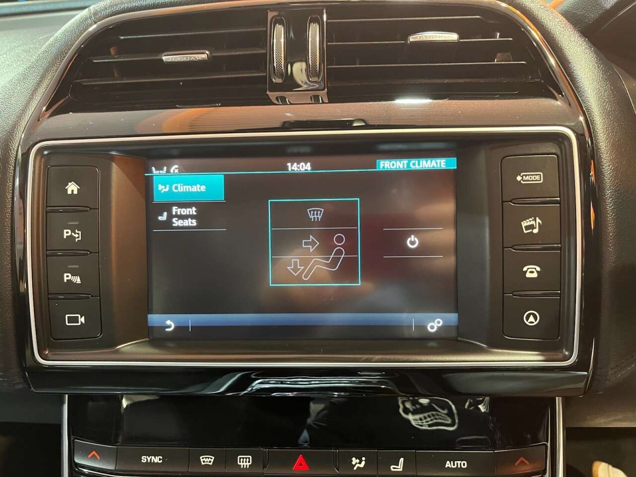 2017 JAGUAR XE 2017 JAGUAR XE