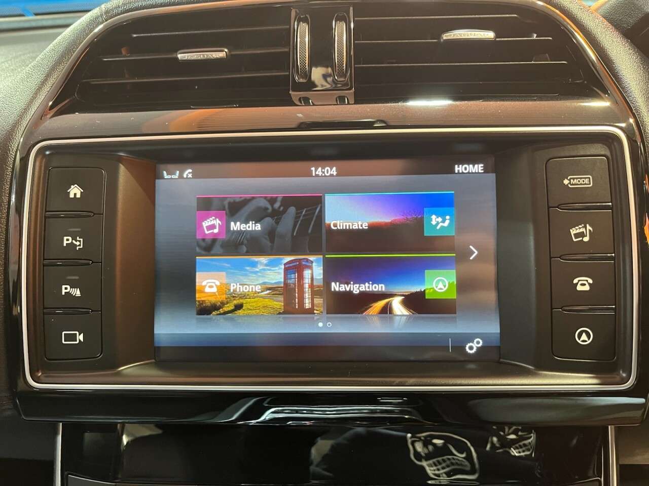 2017 JAGUAR XE 2017 JAGUAR XE