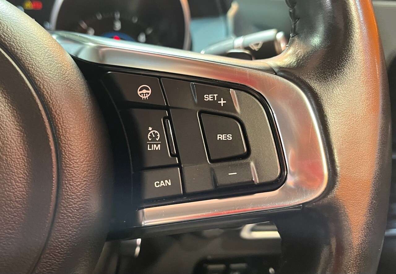 2017 JAGUAR XE 2017 JAGUAR XE