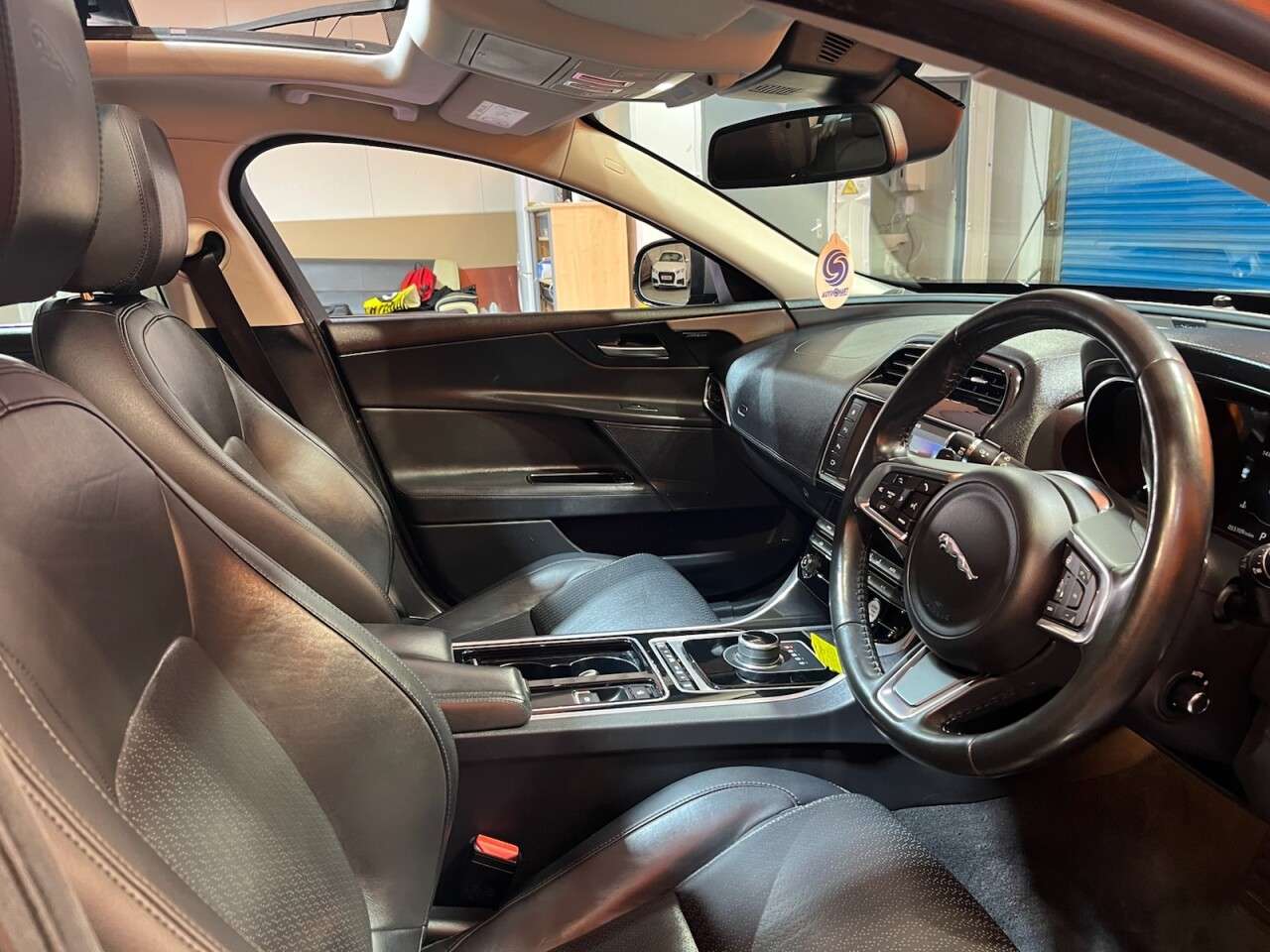 2017 JAGUAR XE 2017 JAGUAR XE