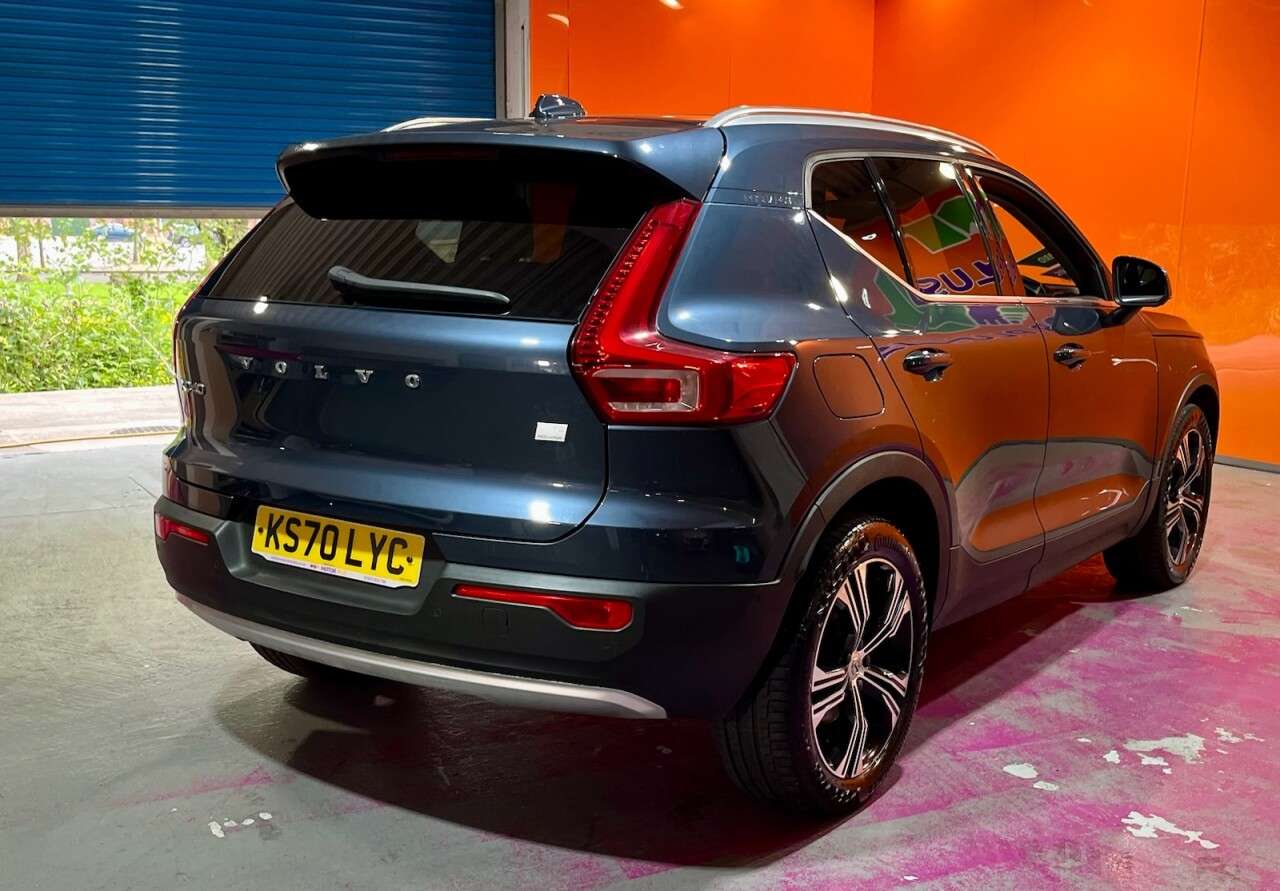 2020 VOLVO XC40 2020 VOLVO XC40
