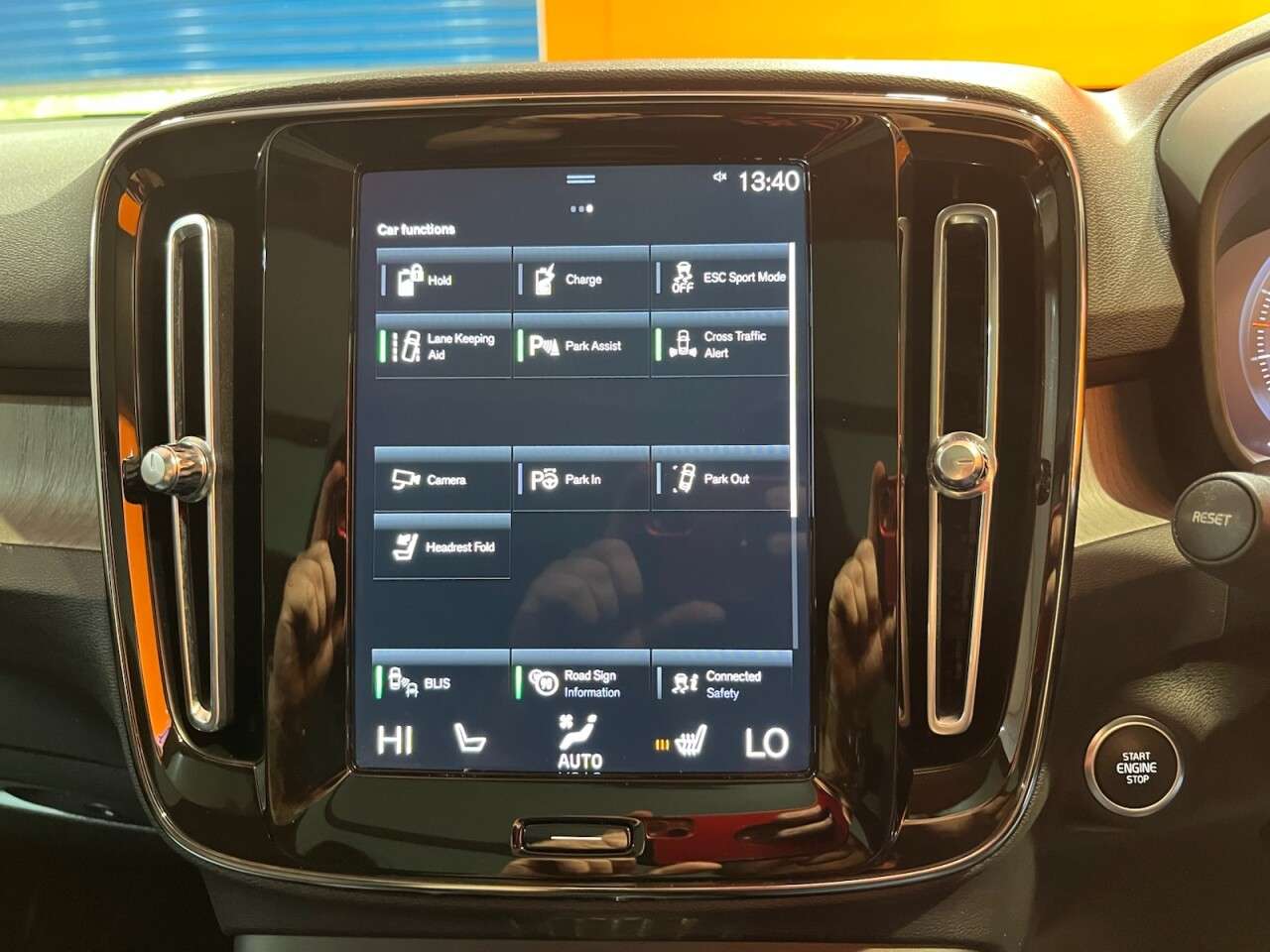 2020 VOLVO XC40 2020 VOLVO XC40