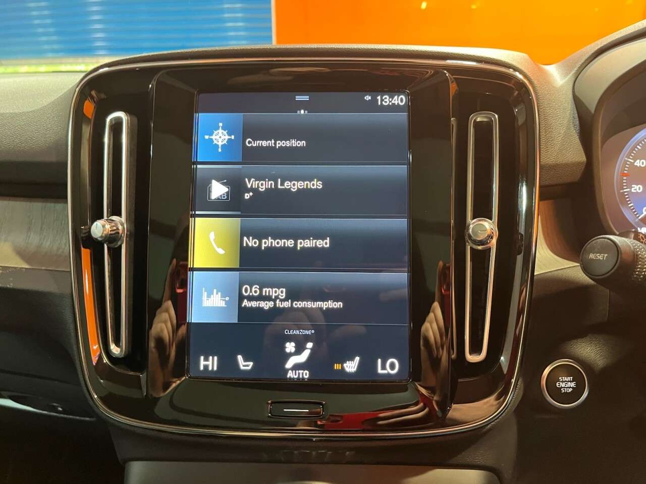 2020 VOLVO XC40 2020 VOLVO XC40
