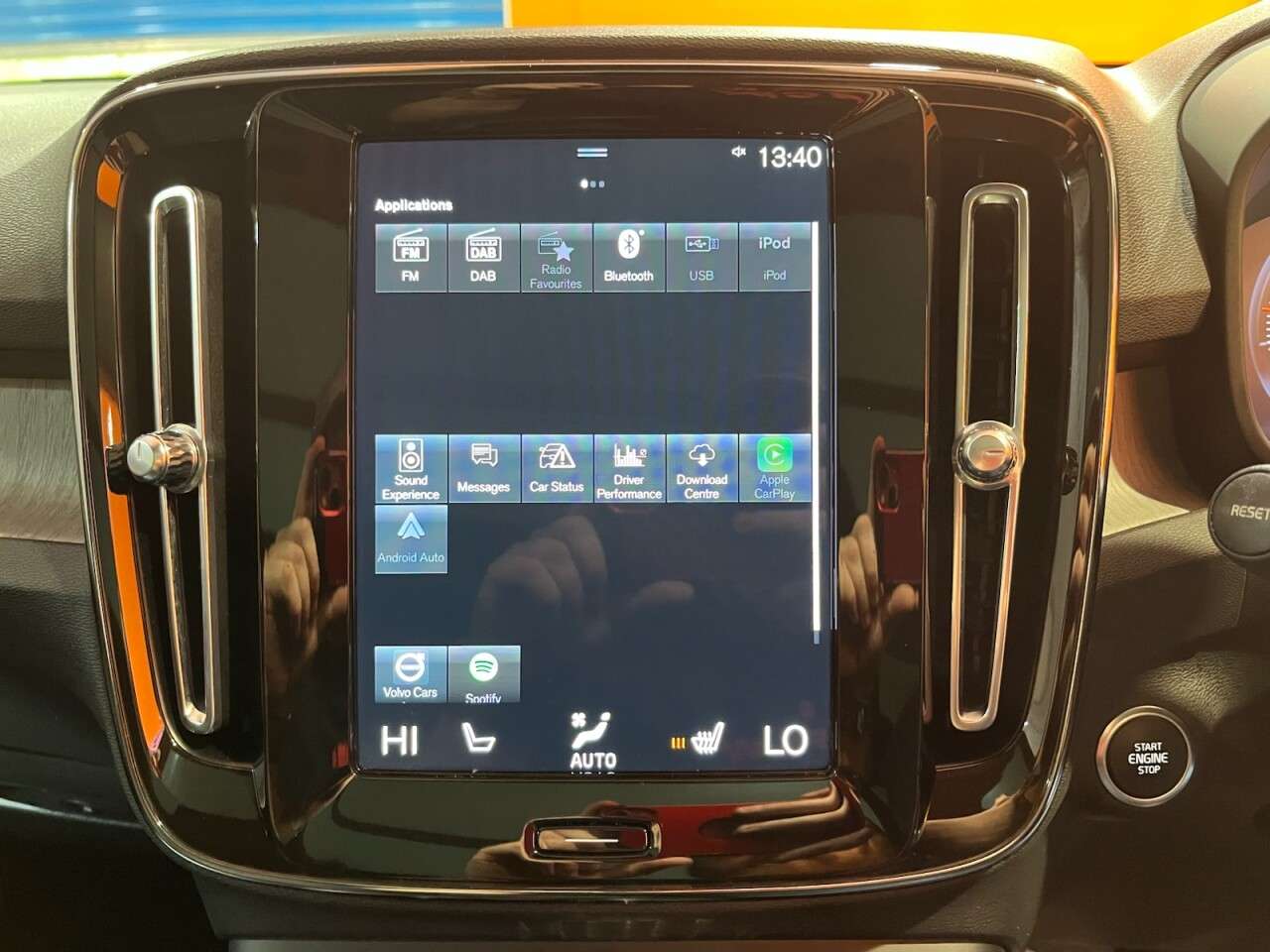 2020 VOLVO XC40 2020 VOLVO XC40
