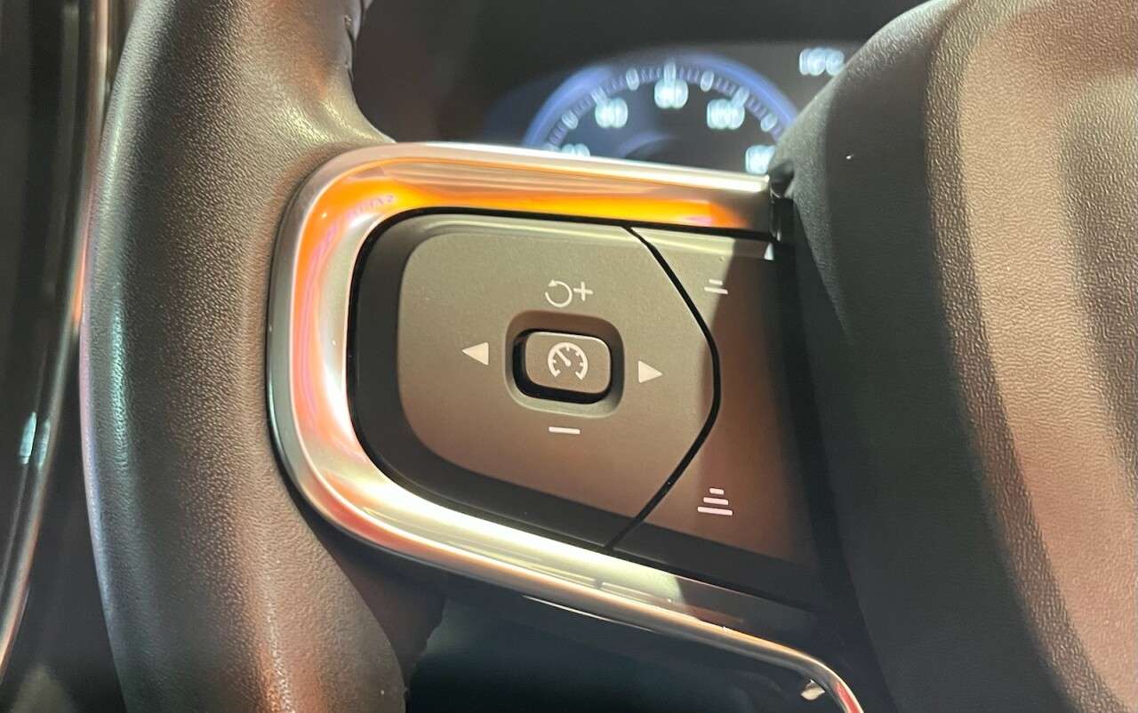 2020 VOLVO XC40 2020 VOLVO XC40