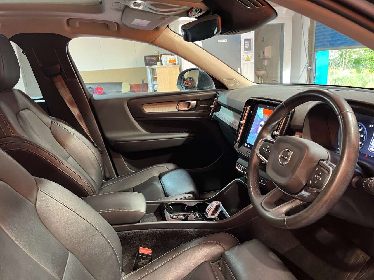 2020 VOLVO XC40 2020 VOLVO XC40