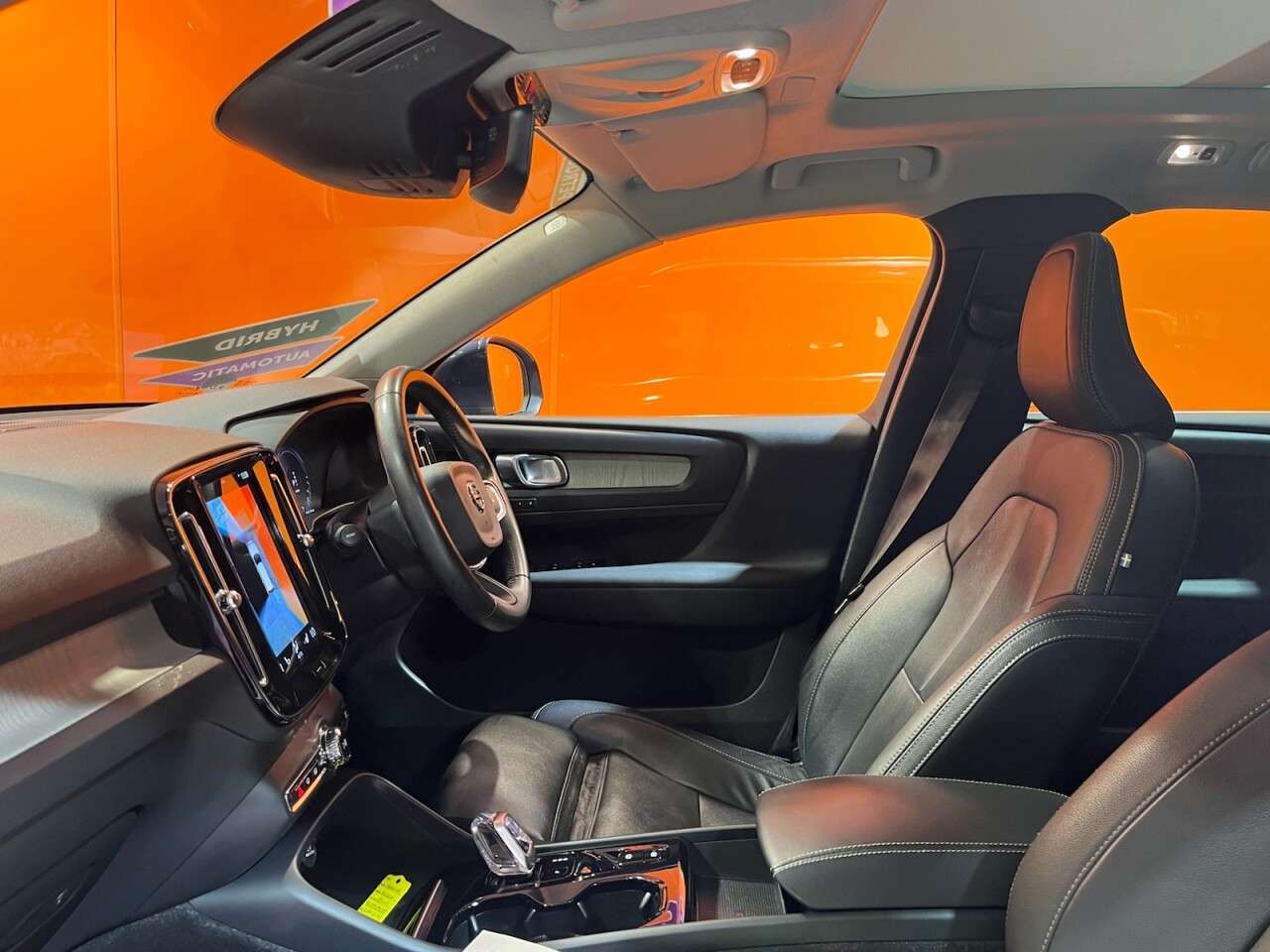 2020 VOLVO XC40 2020 VOLVO XC40