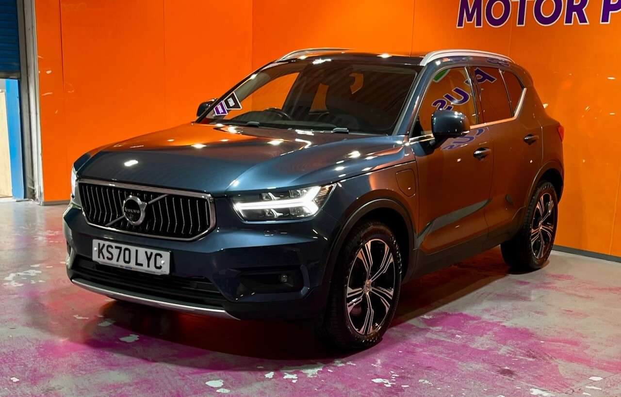 2020 VOLVO XC40 2020 VOLVO XC40