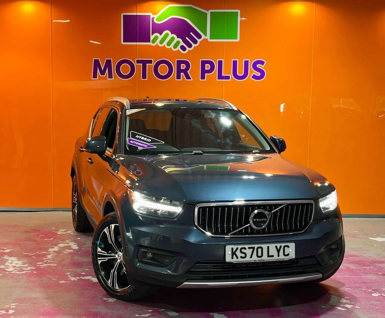 A 2020 VOLVO XC40 1.5h T5 Twin Engine Recharge 10.7kWh Inscription Pro SUV 5dr Petrol Plug-in A 2020 VOLVO XC40 1.5h T5 Twin Engine Recharge 10.7kWh Inscription Pro SUV 5dr Petrol Plug-in