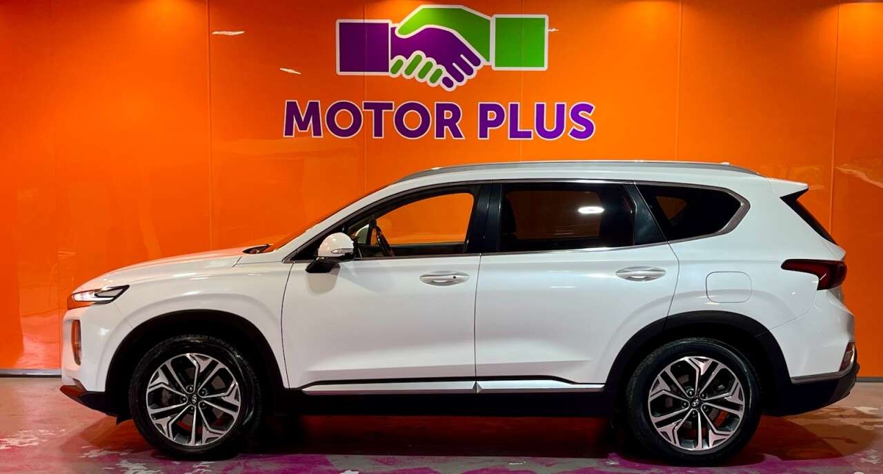 A 2019 HYUNDAI SANTA FE 2.2 CRDi Premium SE SUV 5dr Diesel Auto 4WD Euro 6 (s/s) 7 Seat (200 ps) Vi A 2019 HYUNDAI SANTA FE 2.2 CRDi Premium SE SUV 5dr Diesel Auto 4WD Euro 6 (s/s) 7 Seat (200 ps) Vi