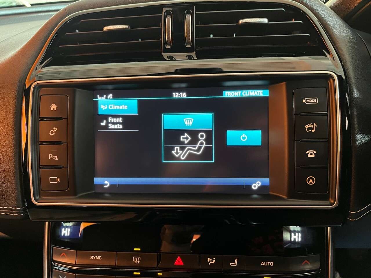 2016 JAGUAR XE 2016 JAGUAR XE