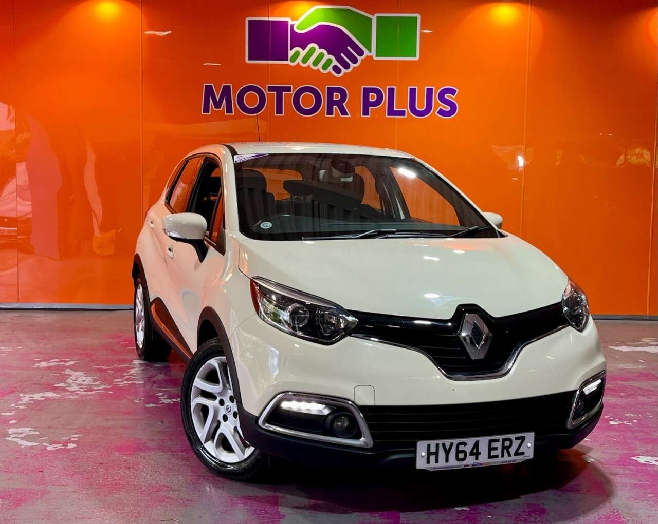 A 2014 RENAULT CAPTUR 1.5 dCi ENERGY Dynamique MediaNav SUV 5dr Diesel Manual Euro 5 (s/s) (90 ps A 2014 RENAULT CAPTUR 1.5 dCi ENERGY Dynamique MediaNav SUV 5dr Diesel Manual Euro 5 (s/s) (90 ps
