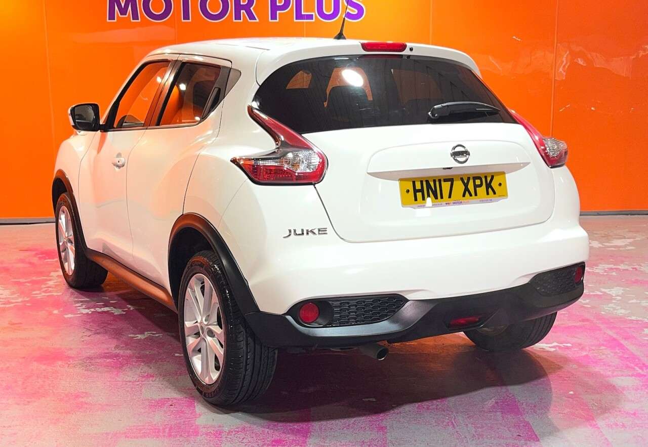 A 2017 NISSAN JUKE 1.6 N-Connecta SUV 5dr Petrol XTRON Euro 6 (117 ps) Visit Over 400 Cars In A 2017 NISSAN JUKE 1.6 N-Connecta SUV 5dr Petrol XTRON Euro 6 (117 ps) Visit Over 400 Cars In