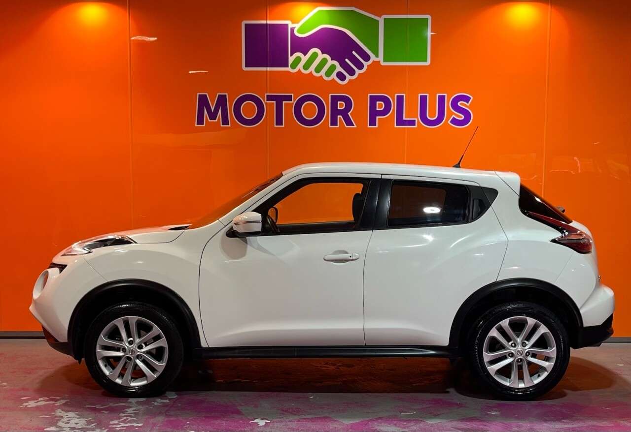 A 2017 NISSAN JUKE 1.6 N-Connecta SUV 5dr Petrol XTRON Euro 6 (117 ps) Visit Over 400 Cars In A 2017 NISSAN JUKE 1.6 N-Connecta SUV 5dr Petrol XTRON Euro 6 (117 ps) Visit Over 400 Cars In
