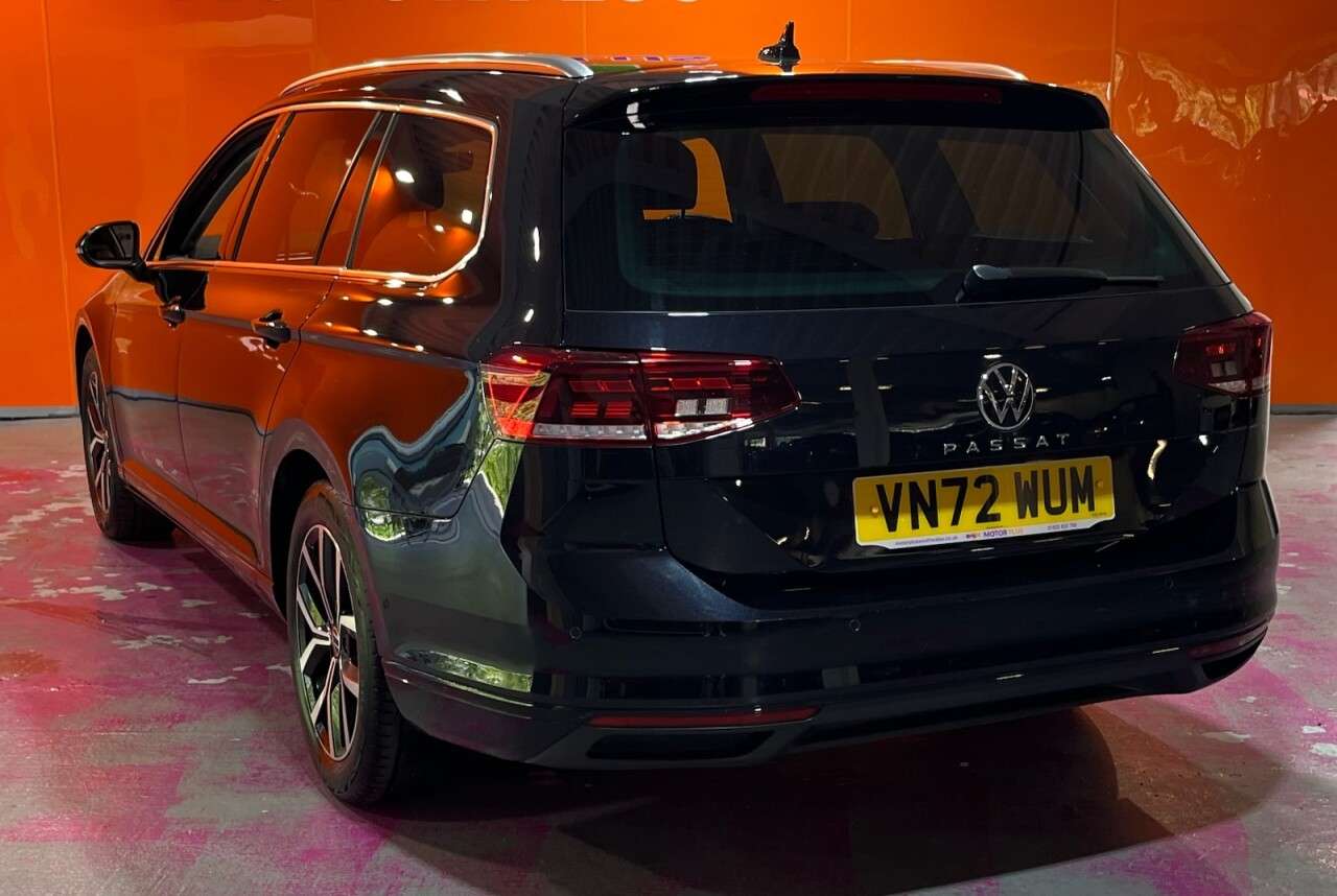 A 2022 VOLKSWAGEN PASSAT 1.5 TSI EVO SEL Estate 5dr Petrol DSG Euro 6 (s/s) (150 ps) Visit Over 400 A 2022 VOLKSWAGEN PASSAT 1.5 TSI EVO SEL Estate 5dr Petrol DSG Euro 6 (s/s) (150 ps) Visit Over 400