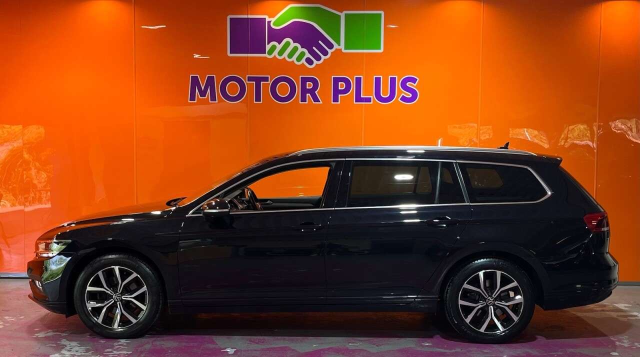 A 2022 VOLKSWAGEN PASSAT 1.5 TSI EVO SEL Estate 5dr Petrol DSG Euro 6 (s/s) (150 ps) Visit Over 400 A 2022 VOLKSWAGEN PASSAT 1.5 TSI EVO SEL Estate 5dr Petrol DSG Euro 6 (s/s) (150 ps) Visit Over 400