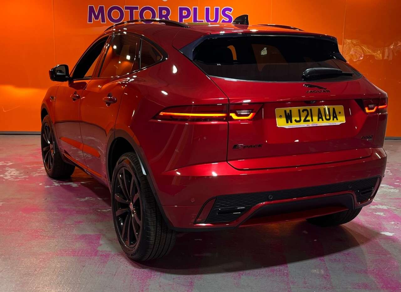 A 2021 JAGUAR E-PACE 2.0 D204 MHEV R-Dynamic SE SUV 5dr Diesel Auto AWD Euro 6 (s/s) (204 ps) Vi A 2021 JAGUAR E-PACE 2.0 D204 MHEV R-Dynamic SE SUV 5dr Diesel Auto AWD Euro 6 (s/s) (204 ps) Vi