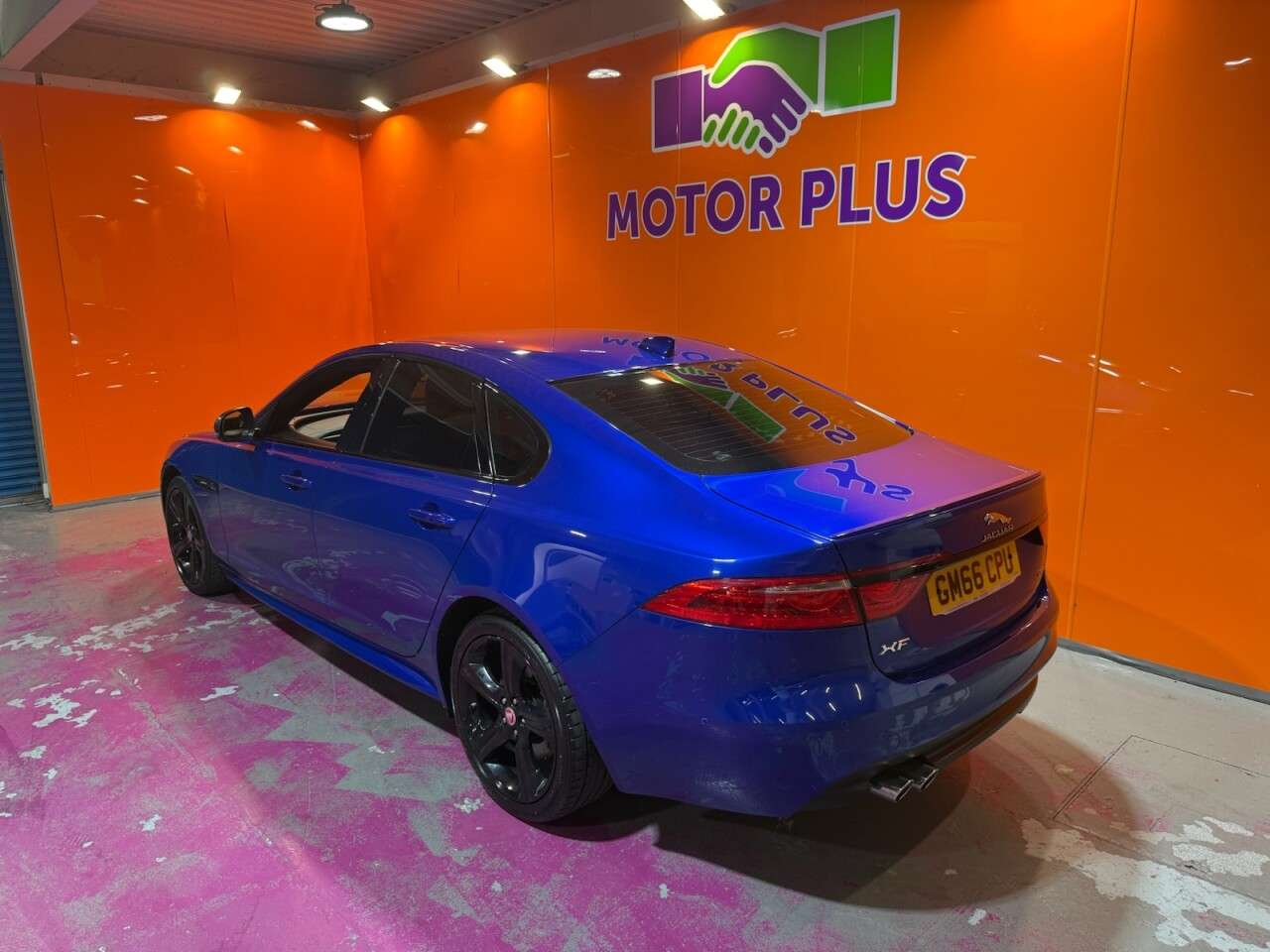 A 2017 JAGUAR XF 2.0d R-Sport Saloon 4dr Diesel Auto Euro 6 (s/s) (180 ps) Visit Over 400 Ca A 2017 JAGUAR XF 2.0d R-Sport Saloon 4dr Diesel Auto Euro 6 (s/s) (180 ps) Visit Over 400 Ca
