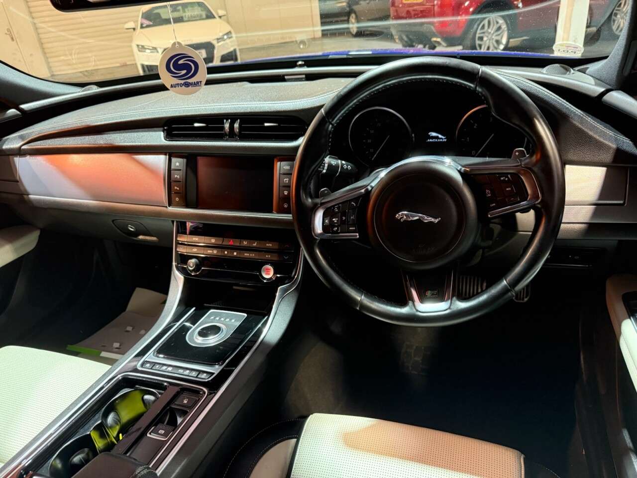 2017 JAGUAR XF 2017 JAGUAR XF