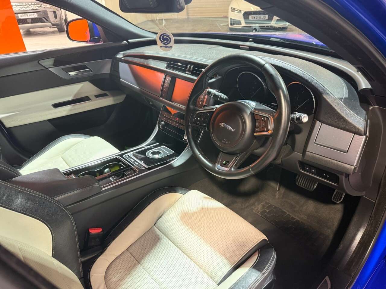 2017 JAGUAR XF 2017 JAGUAR XF
