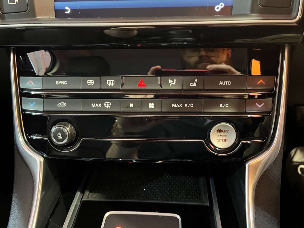 2016 JAGUAR XE 2016 JAGUAR XE