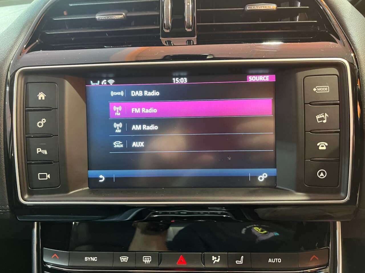 2016 JAGUAR XE 2016 JAGUAR XE