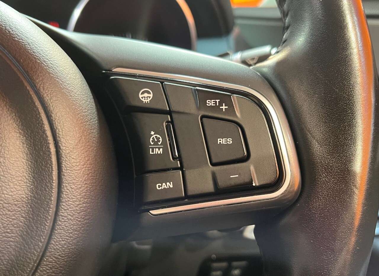 2016 JAGUAR XE 2016 JAGUAR XE