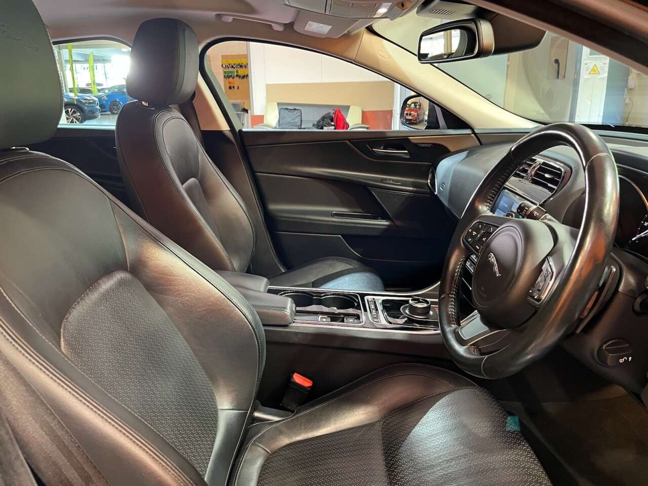2016 JAGUAR XE 2016 JAGUAR XE