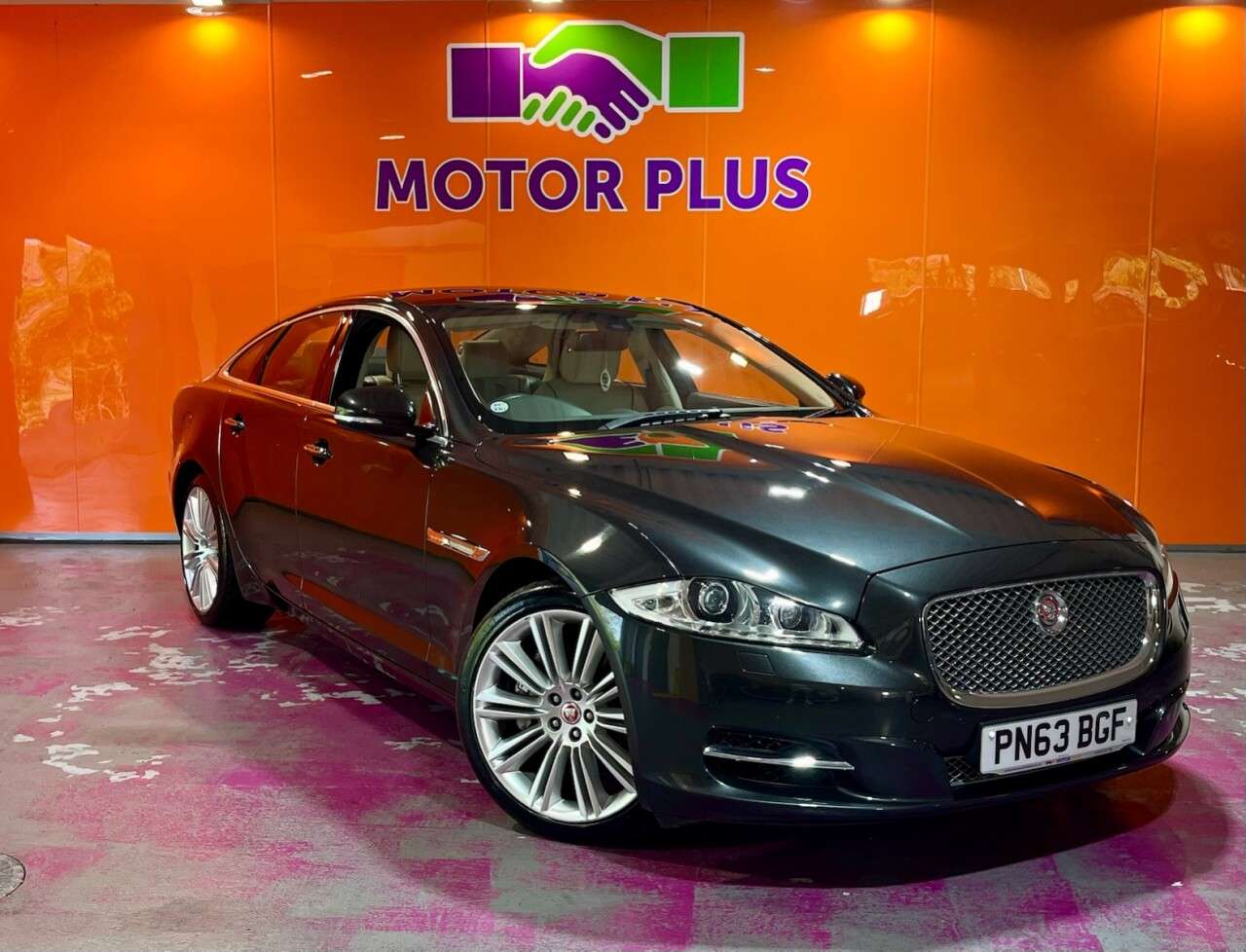 A 2014 JAGUAR XJ 3.0d V6 Portfolio Saloon 4dr Diesel Auto Euro 5 (s/s) (275 ps) Visit Over 4 A 2014 JAGUAR XJ 3.0d V6 Portfolio Saloon 4dr Diesel Auto Euro 5 (s/s) (275 ps) Visit Over 4