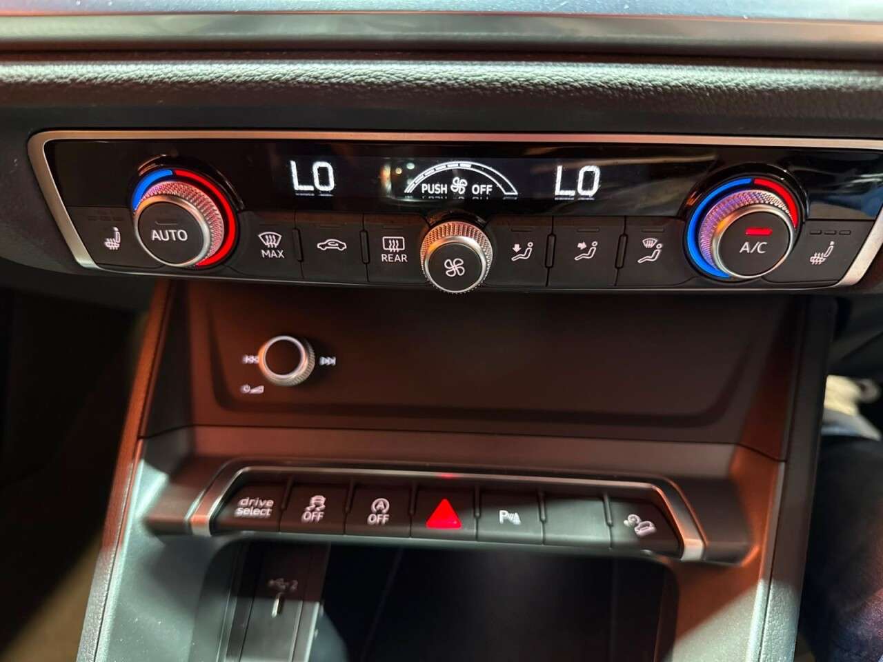 2019 AUDI Q3 2019 AUDI Q3