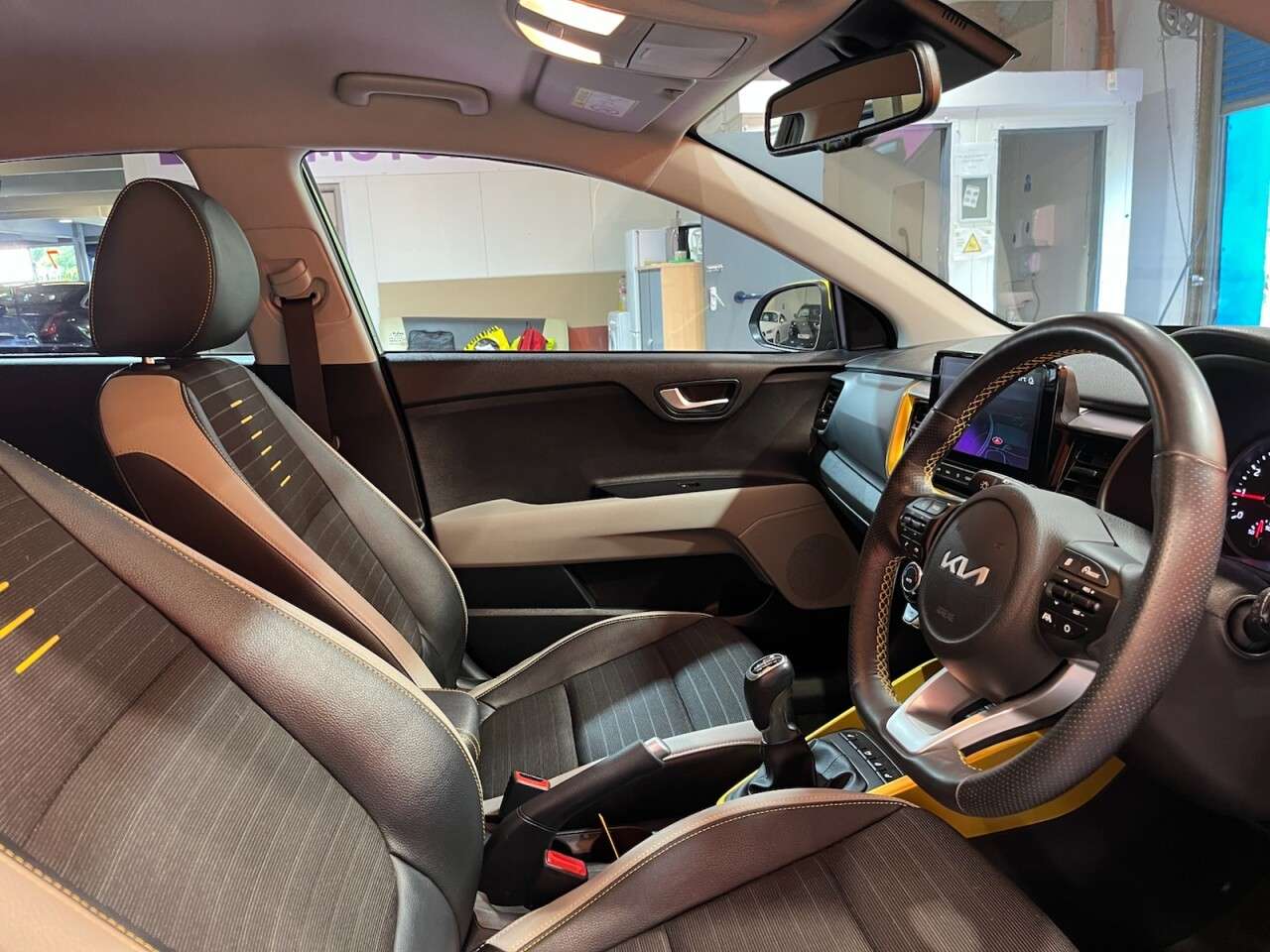 2023 KIA STONIC 2023 KIA STONIC