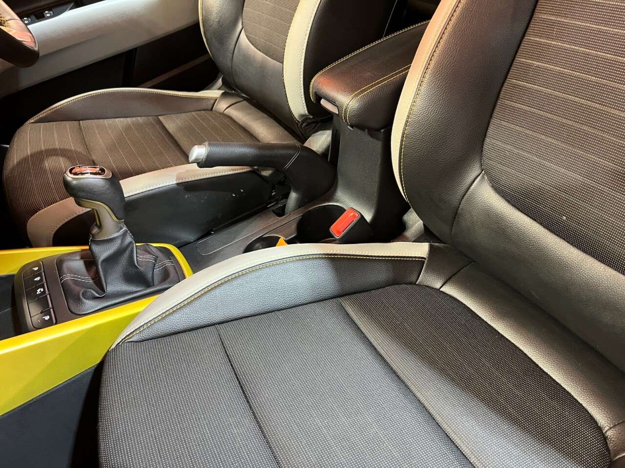 2023 KIA STONIC 2023 KIA STONIC