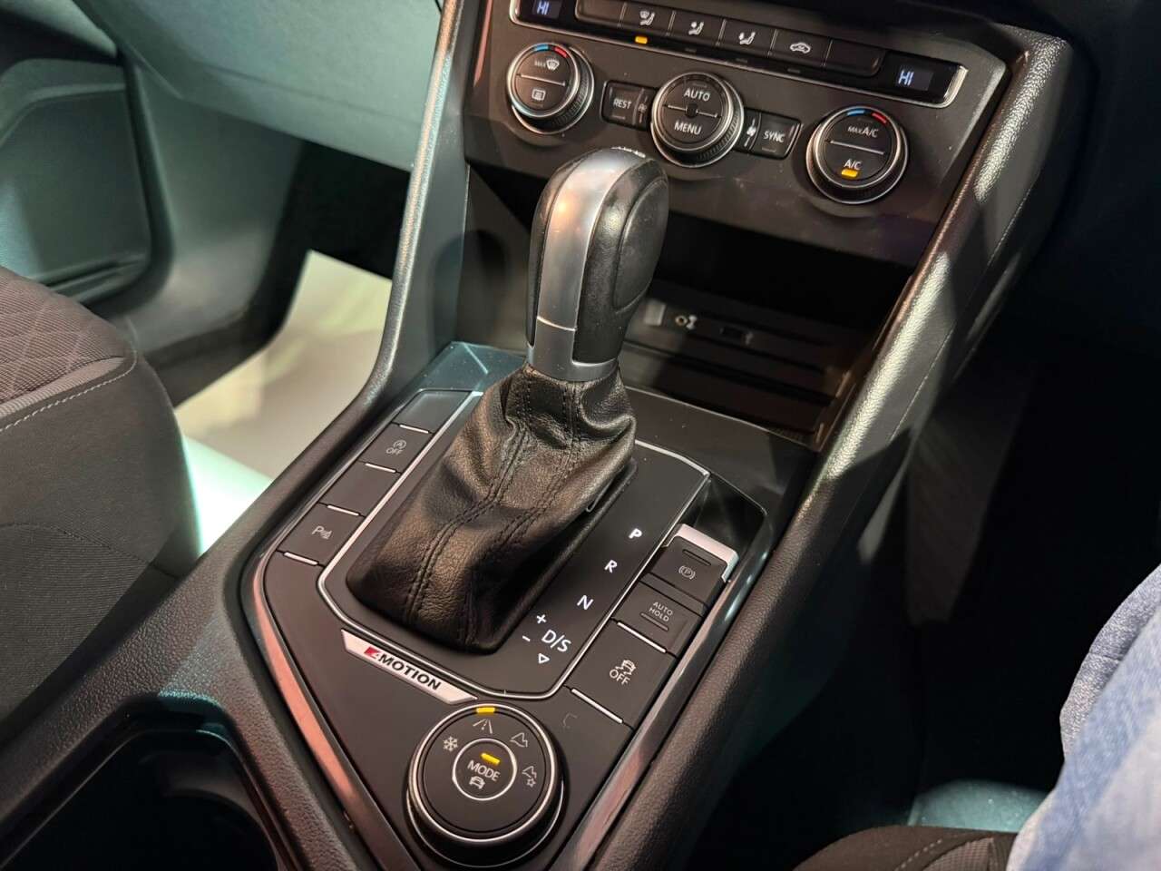 2017 VOLKSWAGEN TIGUAN 2017 VOLKSWAGEN TIGUAN