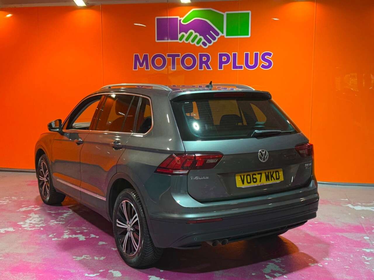 A 2017 VOLKSWAGEN TIGUAN 2.0 TDI SE Navigation SUV 5dr Diesel DSG 4Motion Euro 6 (s/s) (150 ps) Visi A 2017 VOLKSWAGEN TIGUAN 2.0 TDI SE Navigation SUV 5dr Diesel DSG 4Motion Euro 6 (s/s) (150 ps) Visi